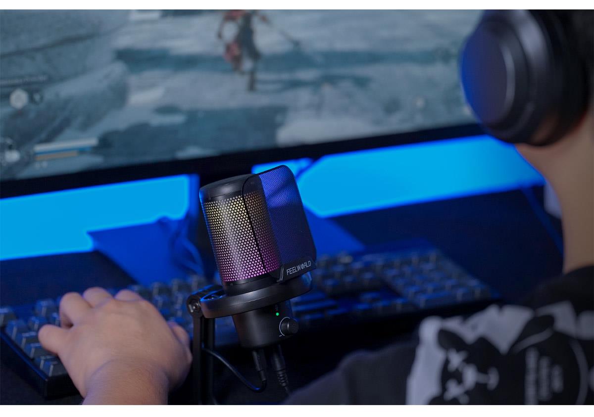black gaming mic